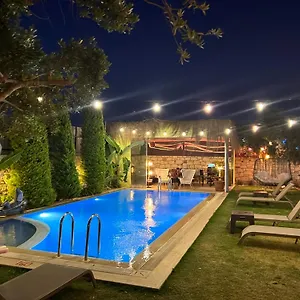 Viola (adults Only) ** Alacati